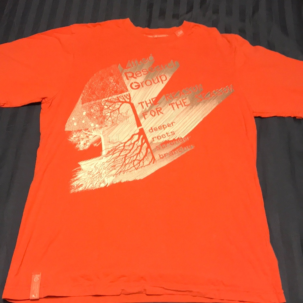 Lifted Research Group (LRG) Salmon Pink T-Shirt(L)